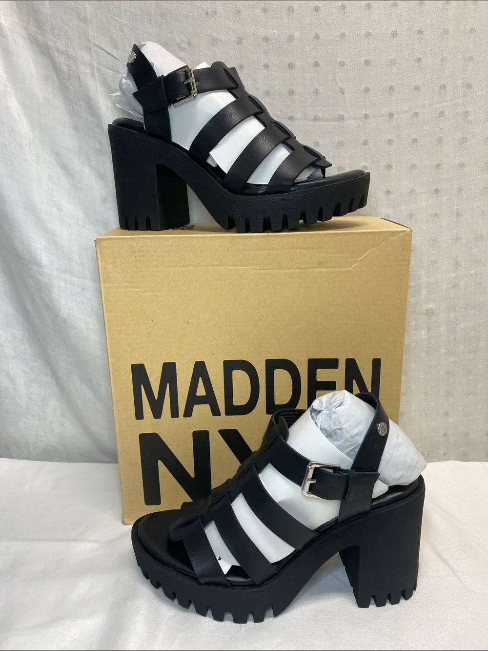 Madden NYC Genesis Fisherman Black Strappy Lug Heel Sandals Size 7